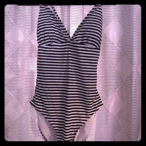 Old navy one piece swimsuit